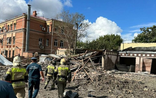 В Таганроге раздался взрыв: 17 пострадавших В Таганроге раздался взрыв: 17 пострадавших