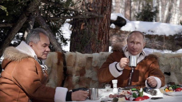 В тайгу с Шойгу. Как отдыхает ПутинСюжет В тайгу с Шойгу. Как отдыхает ПутинСюжет