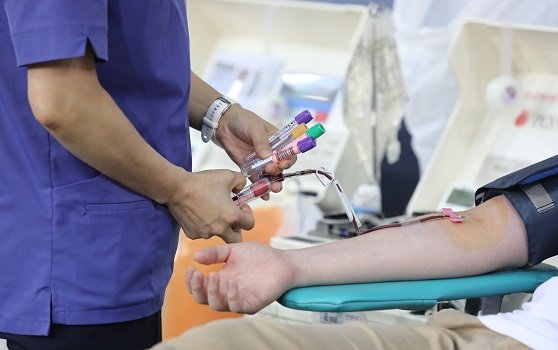 В Украине массовая вакцинация от коронавируса начнется не раньше мая 2021 года, - Ляшко
В Украине массовая вакцинация от коронавируса начнется не раньше мая 2021 года, - Ляшко