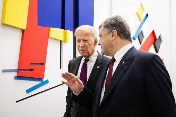 В Украине против Порошенко и Байдена открыли два новых дела, - адвокат
В Украине против Порошенко и Байдена открыли два новых дела, - адвокат