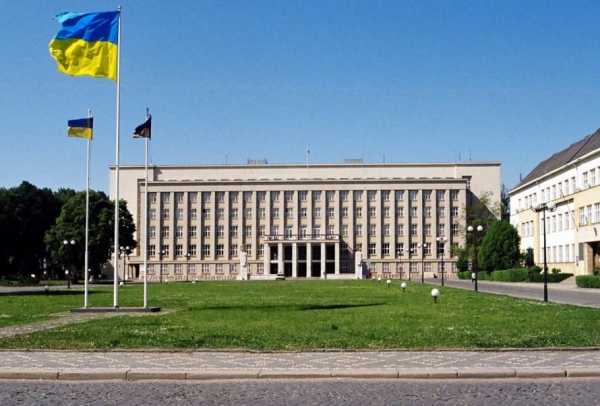 В Закарпатской обл. партия венгров покинула первую сессию облсовета
В Закарпатской обл. партия венгров покинула первую сессию облсовета