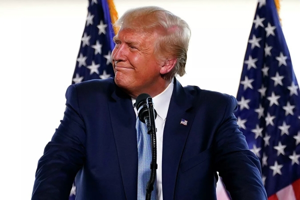 
                    Вакцинация от коронавируса в США начнется на следующей неделе, &ndash; Трамп                