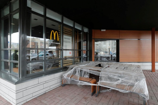 Варежки вместо Биг Мак. McDonald's ушел из РФСюжет Варежки вместо Биг Мак. McDonald's ушел из РФСюжет