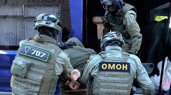 Внутренние войска подключились к зачистке Минска от толпы протестующих Внутренние войска подключились к зачистке Минска от толпы протестующих