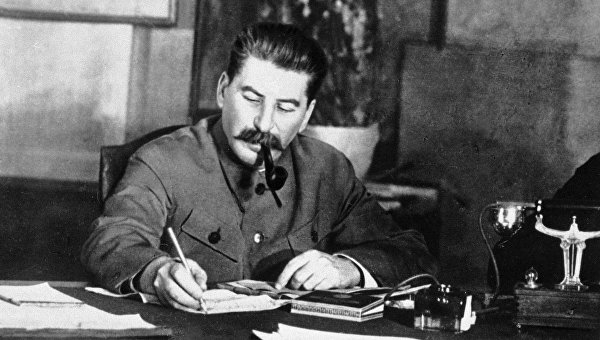 «Вокруг Булгакова»: 130 лет назад в Киеве родился любимый драматург Сталина «Вокруг Булгакова»: 130 лет назад в Киеве родился любимый драматург Сталина