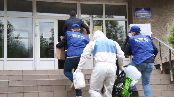 Ворочово на карантине: Виктор Медведчук отреагировал на вспышку коронавируса на Перечинщине
Ворочово на карантине: Виктор Медведчук отреагировал на вспышку коронавируса на Перечинщине