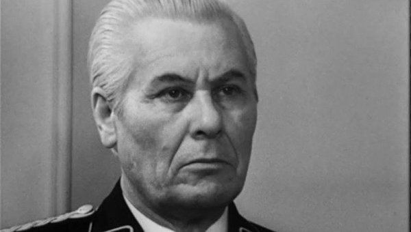 Враг, герой и адъютант Мюллера. Мгновения весны и курганы славы первого певца Донбасса Враг, герой и адъютант Мюллера. Мгновения весны и курганы славы первого певца Донбасса