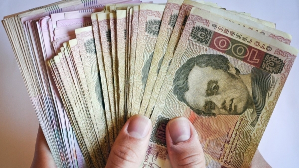 
                    Выплаты по госдолгу в 2021 году должны составить 585 млрд грн, - Минфин                