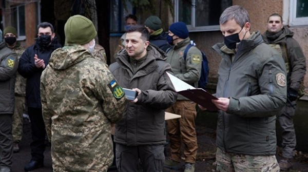 За что Зеленский наградил карателей Донбасса?