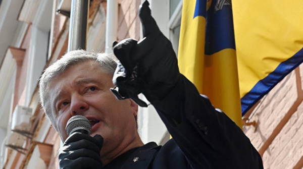«Замахнулся – бей!» Порошенко оставили без меры пресечения «Замахнулся – бей!» Порошенко оставили без меры пресечения