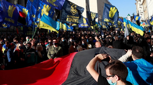 Западная Украина с 12 по 16 октября: «День УПА*» почти без факелов, половина областных центров - «красные», а в Черновцах требуют экономической свободы Западная Украина с 12 по 16 октября: «День УПА*» почти без факелов, половина областных центров - «красные», а в Черновцах требуют экономической свободы