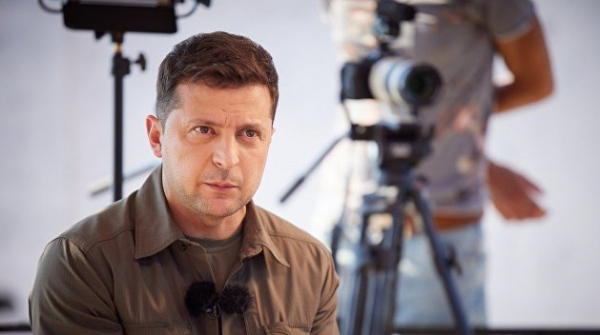 Зеленский понял, почему упала инвестиционная привлекательность Украины Зеленский понял, почему упала инвестиционная привлекательность Украины