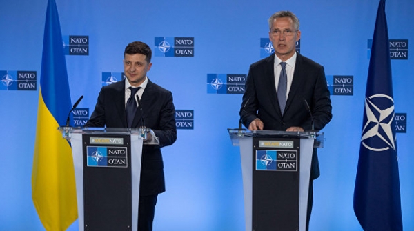 Зеленский зря угрожал Байдену: НАТО проигнорировал Украину