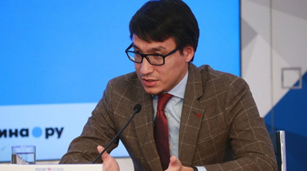 «Железную дорогу тоже закроют?» Абзалов о том, как будут летать на Ближний Восток в обход Белоруссии «Железную дорогу тоже закроют?» Абзалов о том, как будут летать на Ближний Восток в обход Белоруссии
