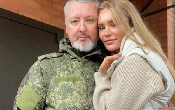 Жена Гиркина пожаловалась на "преступную халатность" конвоя Жена Гиркина пожаловалась на "преступную халатность" конвоя
