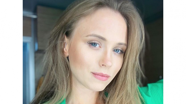 Звезда «Сватов» поразила снимком в бикини Звезда «Сватов» поразила снимком в бикини